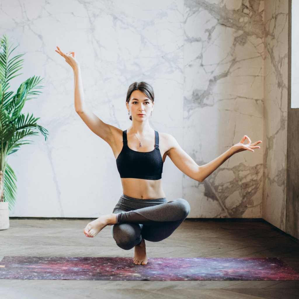 10 Manfaat Yoga yang Bikin Tubuh Makin Kuat dan Super Fleksibel